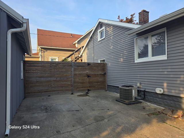 1101 Saint Marys Avenue, Fort Wayne, IN 46808