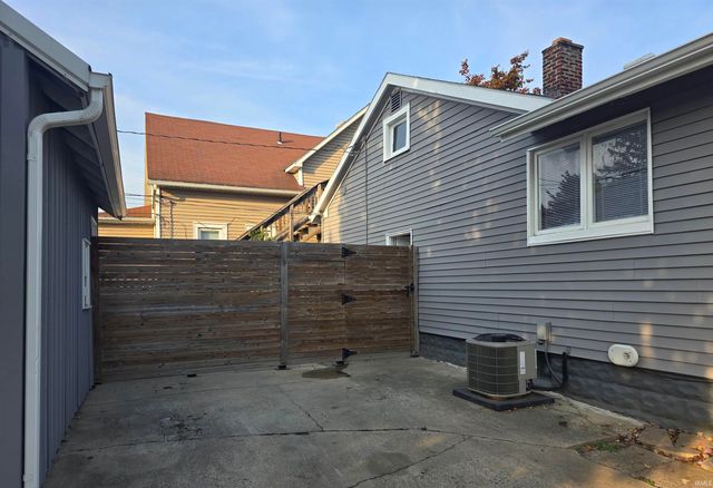 1101 Saint Marys Avenue, Fort Wayne, IN 46808