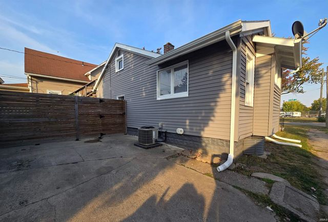 1101 Saint Marys Avenue, Fort Wayne, IN 46808