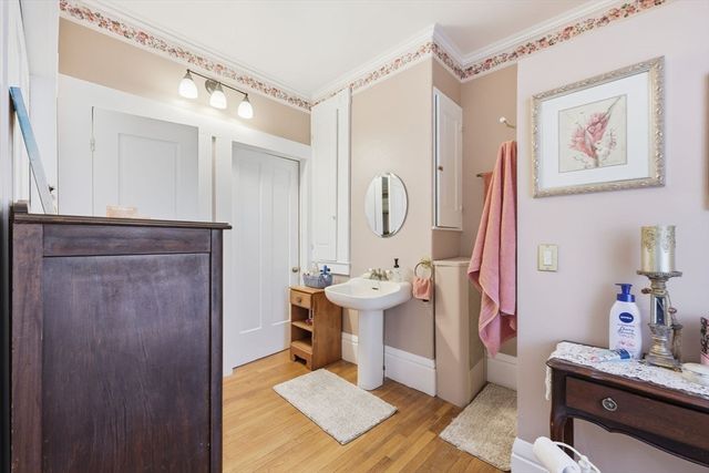 204 Village St, Medway, MA 02053