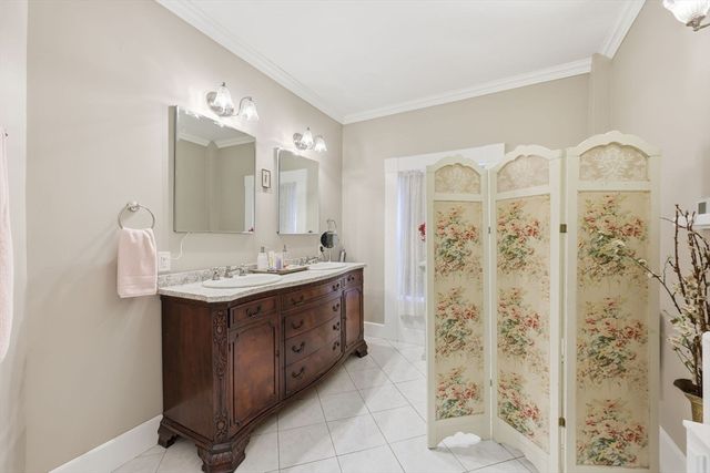 204 Village St, Medway, MA 02053