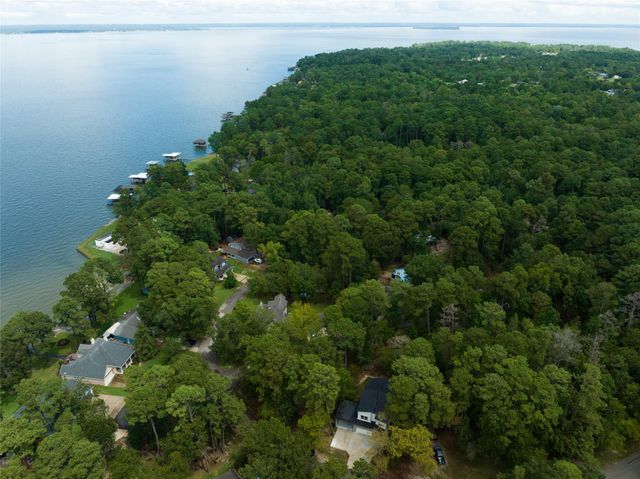 220 N Fairway Loop, Coldspring, TX 77331