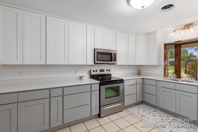 15 Birch Hill Drive, Battle Creek City, MI 49015