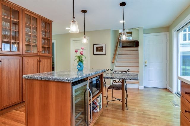 114 Hunters Ridge Rd, Concord, MA 01742