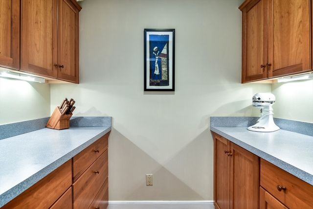 114 Hunters Ridge Rd, Concord, MA 01742