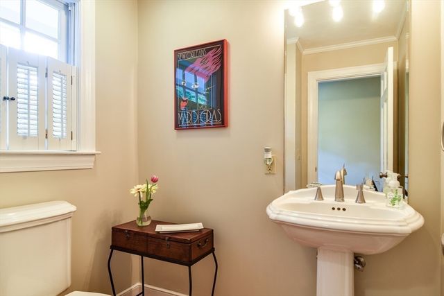 114 Hunters Ridge Rd, Concord, MA 01742