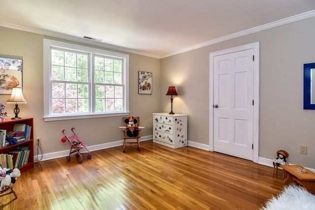 114 Hunters Ridge Rd, Concord, MA 01742