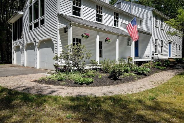 114 Hunters Ridge Rd, Concord, MA 01742