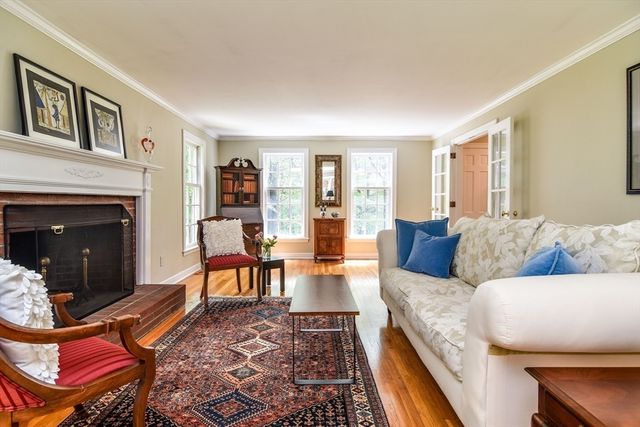 114 Hunters Ridge Rd, Concord, MA 01742