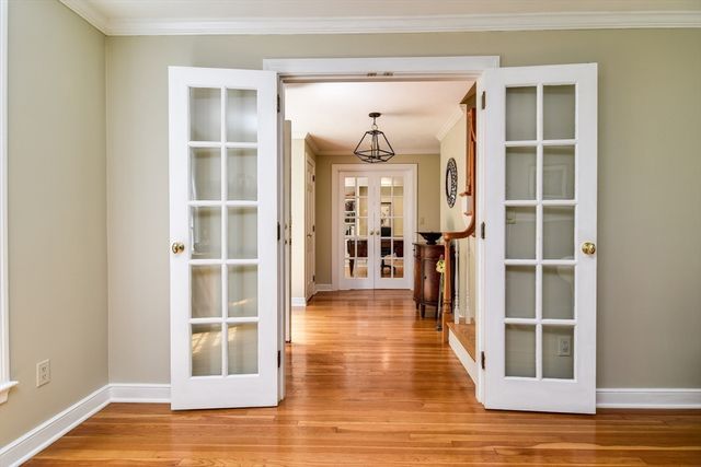 114 Hunters Ridge Rd, Concord, MA 01742