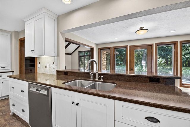 3452 BAY HIGHLANDS DRIVE, Green Bay, WI 54311
