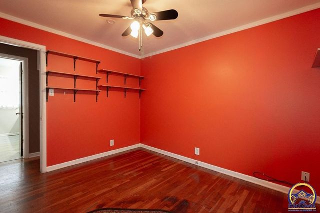 3130 SW Lane ST, Topeka, KS 66611