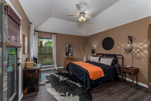15 Country Club Place, Waxahachie, TX 75165