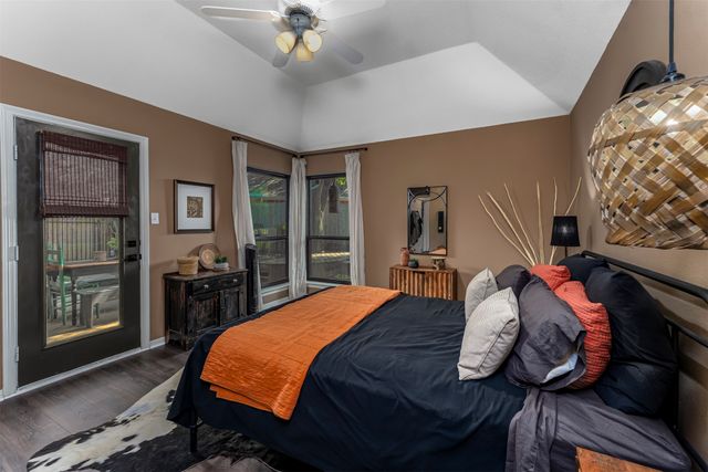 15 Country Club Place, Waxahachie, TX 75165