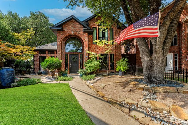 15 Country Club Place, Waxahachie, TX 75165