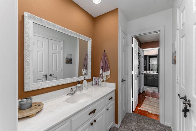 15 Country Club Place, Waxahachie, TX 75165