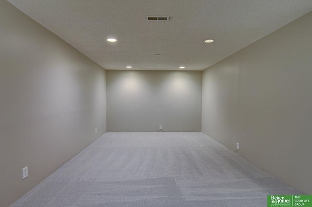 1620 S 91st Avenue, Omaha, NE 68124