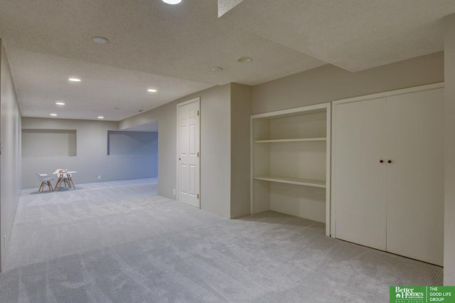 1620 S 91st Avenue, Omaha, NE 68124