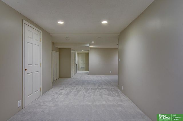 1620 S 91st Avenue, Omaha, NE 68124