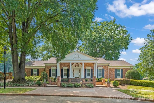 7004 Quail Hill Road, Charlotte, NC 28210