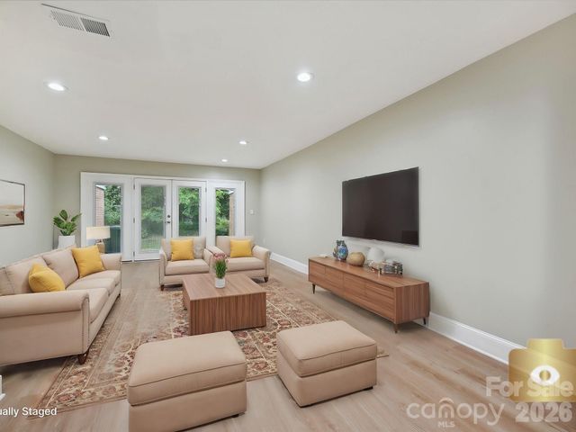 7004 Quail Hill Road, Charlotte, NC 28210