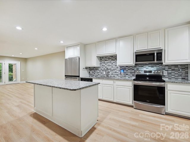 7004 Quail Hill Road, Charlotte, NC 28210