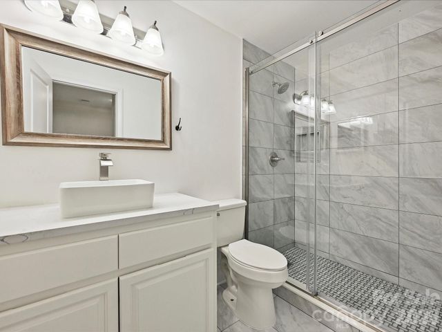 7004 Quail Hill Road, Charlotte, NC 28210