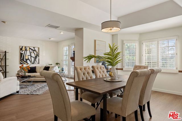 18135 Burbank Boulevard 6, Tarzana (los Angeles), CA 91356