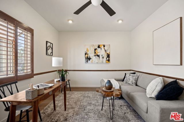 18135 Burbank Boulevard 6, Tarzana (los Angeles), CA 91356