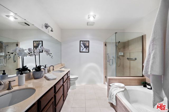 18135 Burbank Boulevard 6, Tarzana (los Angeles), CA 91356