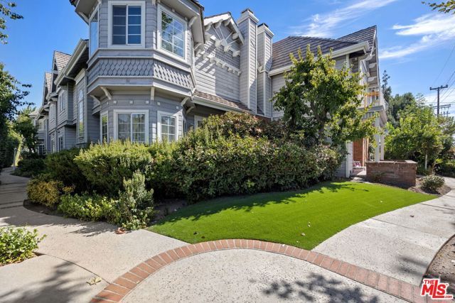 18135 Burbank Boulevard 6, Tarzana (los Angeles), CA 91356