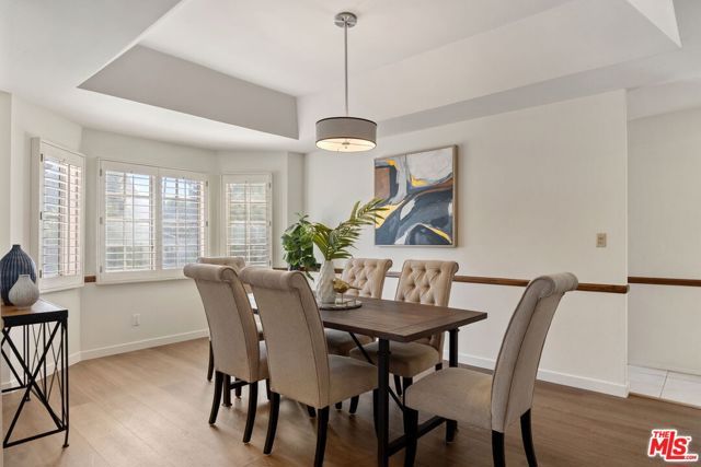 18135 Burbank Boulevard 6, Tarzana (los Angeles), CA 91356