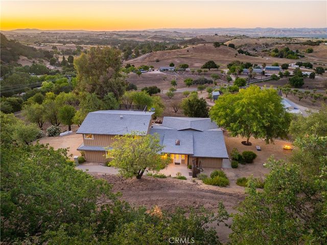 1745 Adelaida, Paso Robles, CA 93446