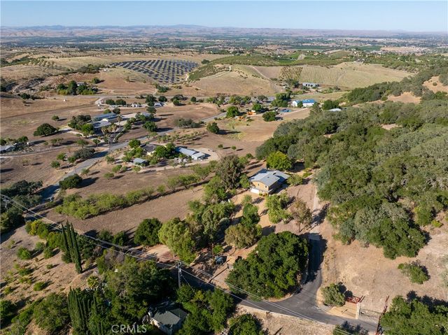 1745 Adelaida, Paso Robles, CA 93446