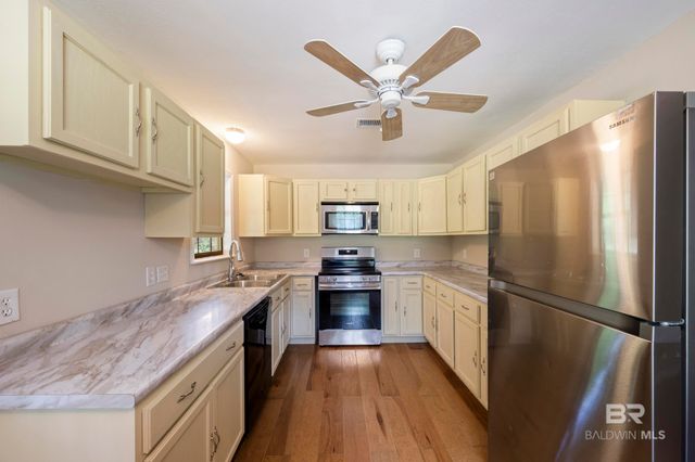16130 Pine Grove Rd Ext E, Bay Minette, AL 36507