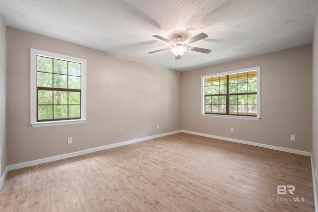 16130 Pine Grove Rd Ext E, Bay Minette, AL 36507