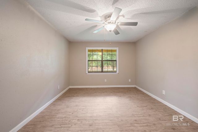 16130 Pine Grove Rd Ext E, Bay Minette, AL 36507