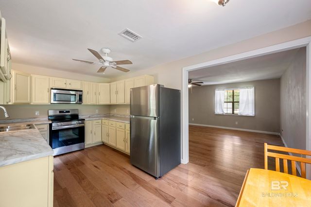 16130 Pine Grove Rd Ext E, Bay Minette, AL 36507