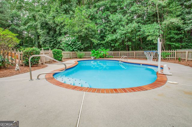 110 Sutton Court, Tyrone, GA 30290