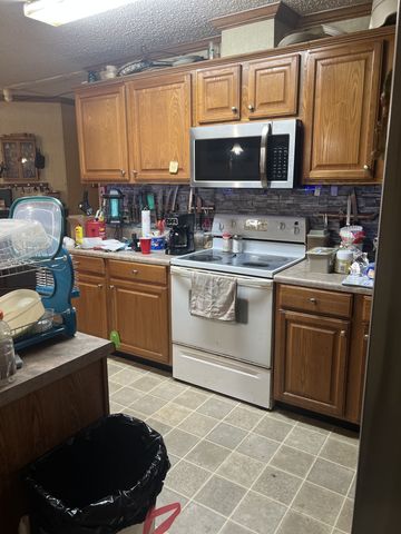 11 Preston Ln, Elmwood, TN 38560