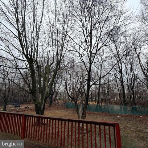 1265 WALTER AVE, Paulsboro, NJ 08066