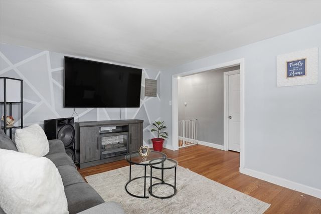 32 Josephine Ave, Methuen, MA 01844