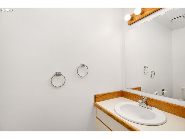 1790 OSTMAN Rd, West Linn, OR 97068