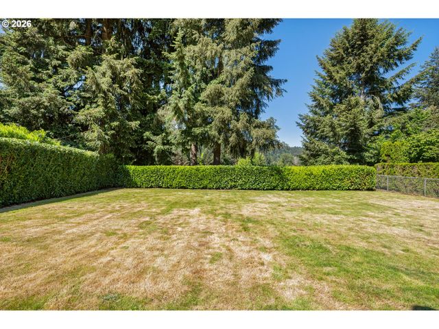 1790 OSTMAN Rd, West Linn, OR 97068