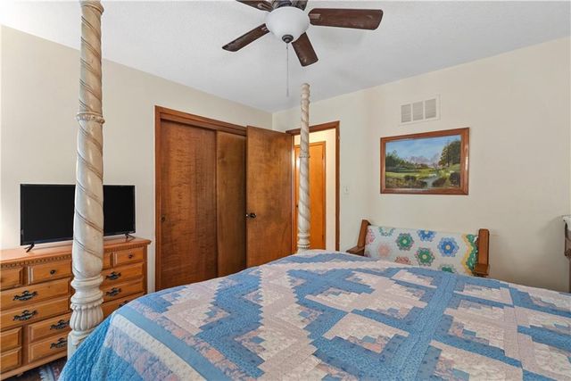 1012 S Wyckford Street, Olathe, KS 66061