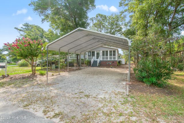 9275 Bonaparte Drive SW, Calabash, NC 28467