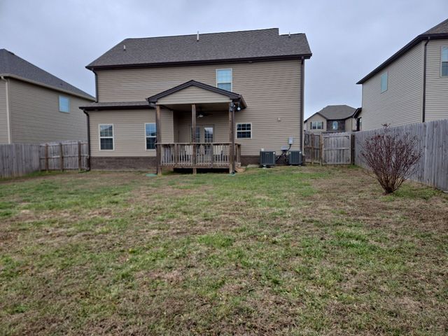 1417 Millet Dr, Clarksville, TN 37040