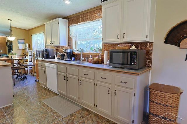 2202 W Huckleberry Road, Sanford, MI 48657