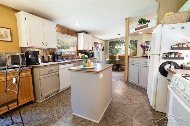 2202 W Huckleberry Road, Sanford, MI 48657