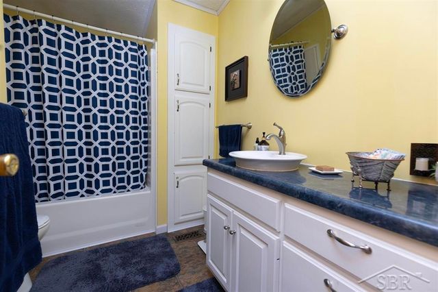 2202 W Huckleberry Road, Sanford, MI 48657